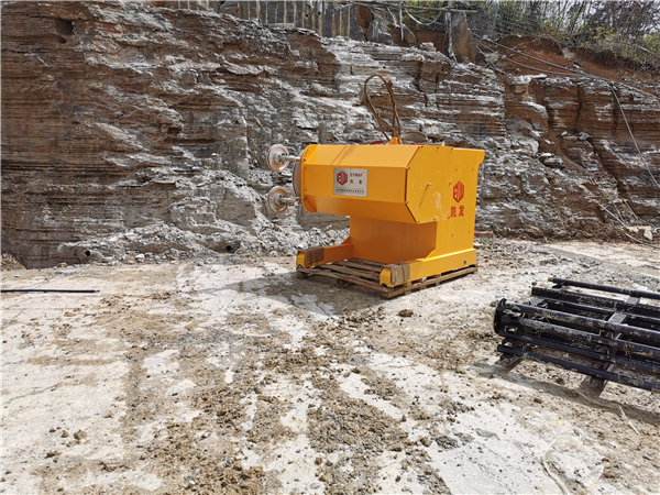 長沙凱發(fā)超硬材料科技有限公司,長沙礦山石材開采設備銷售,長沙金剛石繩鋸機銷售,金剛石串珠繩生產(chǎn)銷售，水平鉆機生產(chǎn)銷售