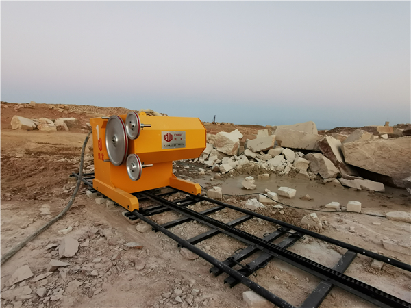 長沙凱發(fā)超硬材料科技有限公司,長沙礦山石材開采設備銷售,長沙金剛石繩鋸機銷售,金剛石串珠繩生產(chǎn)銷售，水平鉆機生產(chǎn)銷售